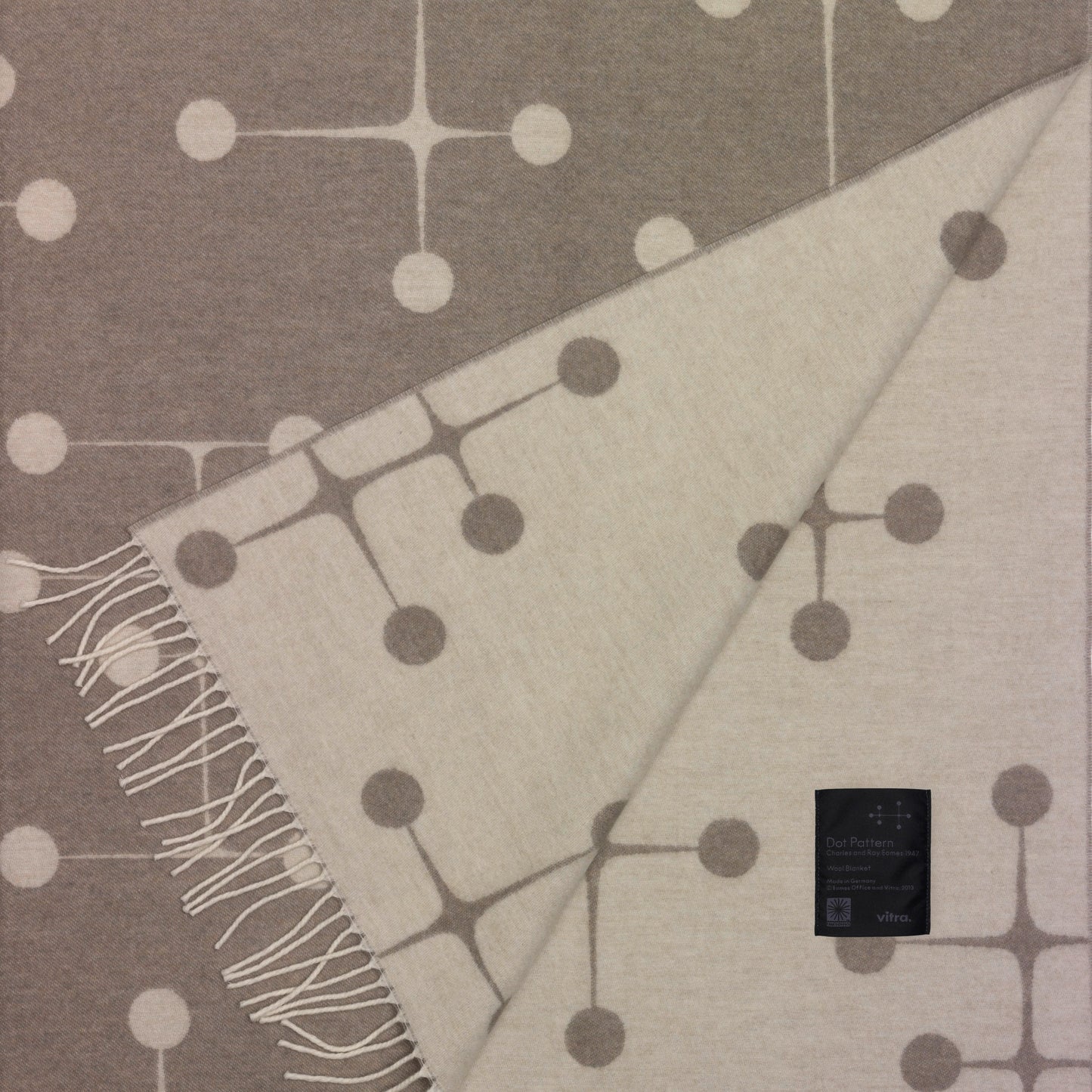 Vitra Eames Wool Blanket Dot Pattern Decke aus Wolle taupe beige