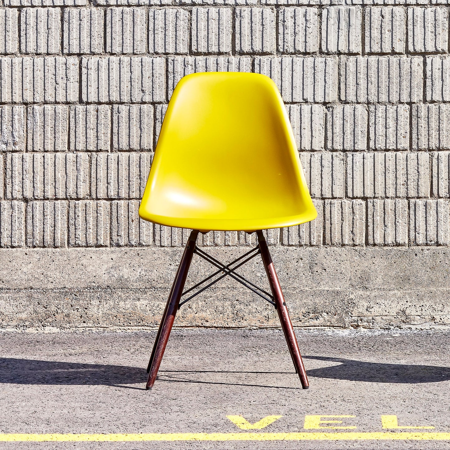 Vitra Eames Plastic Side Chair DSW RE Ahorn dunkel Kunststoff - Farbe wählbar