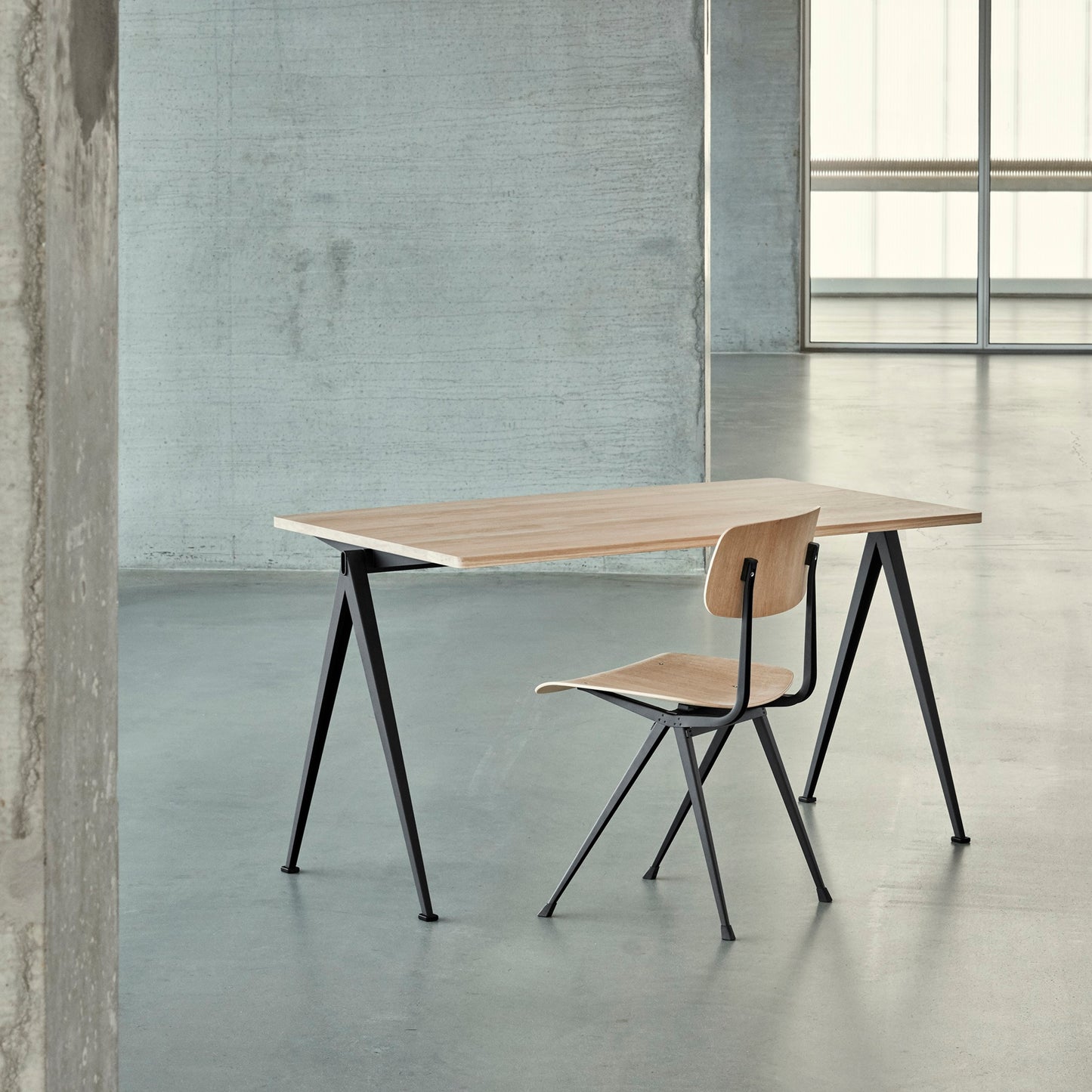 HAY Pyramid Table Schreibtisch A-Fuß B 140 - Farbe wählbar